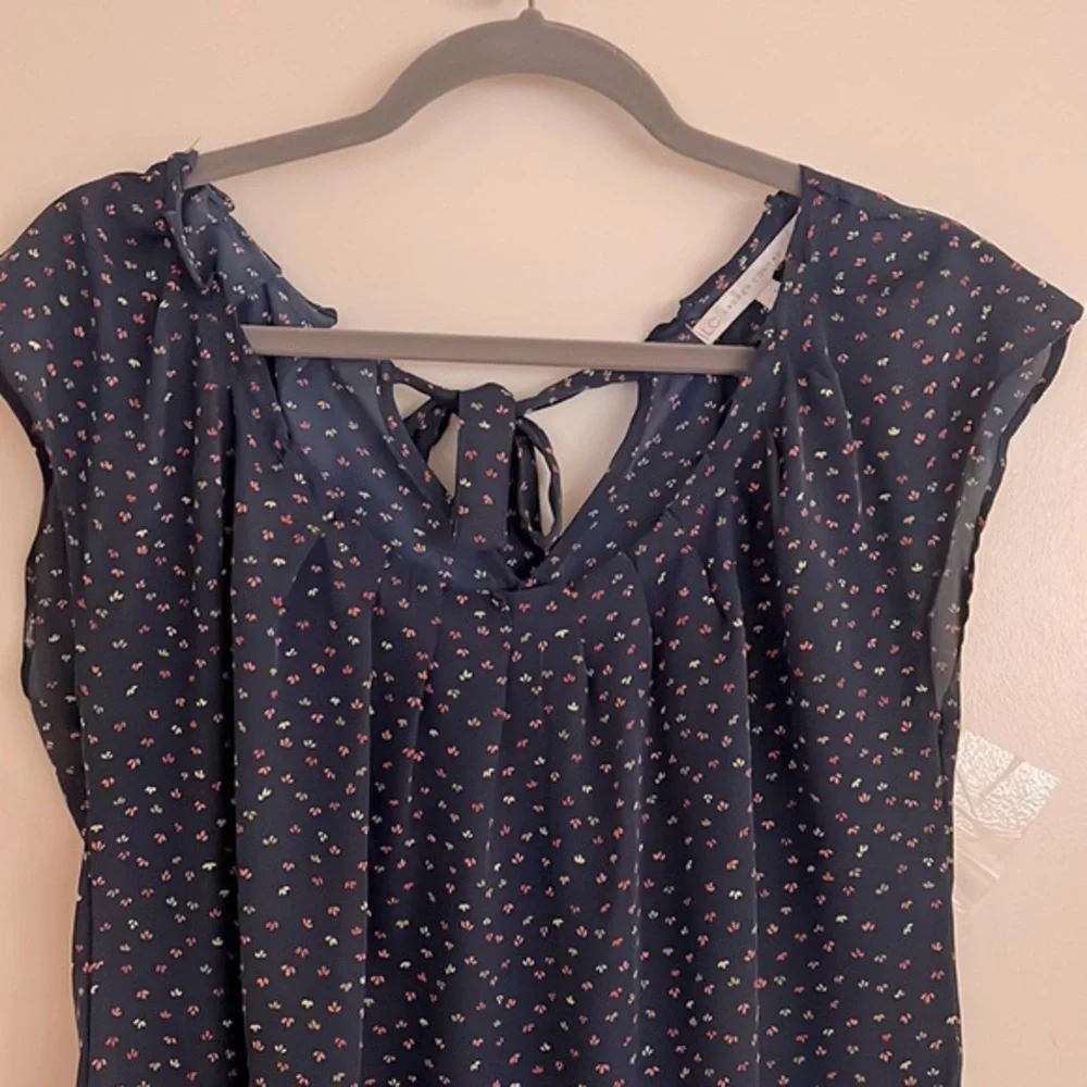 Lauren Conrad Navy Blue Pleated Neck Blouse. Size S - Picture 3 of 10